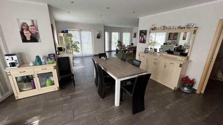 Essen Richtung Wohnzimmer