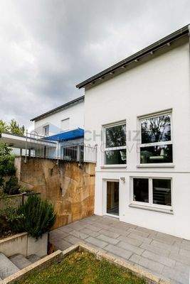 Garteseite mit Terrasse Einliegerwohnung