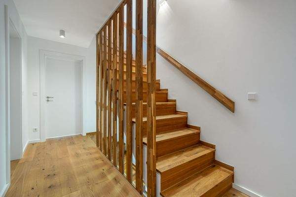 Treppenhaus & Flur (OG)