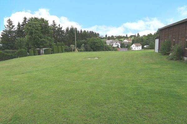 Optionale Landwirtschaftsfläche hinter dem Haus