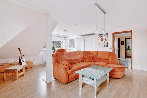 DG: WOHN- UND ESSZIMMER