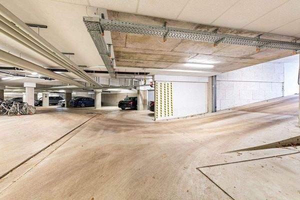 23 - Tiefgarage.jpg