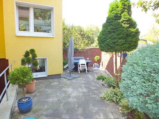 Gepflasterter Hofbereich.