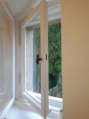 Wohnung OG aufgearbeitete Fenster