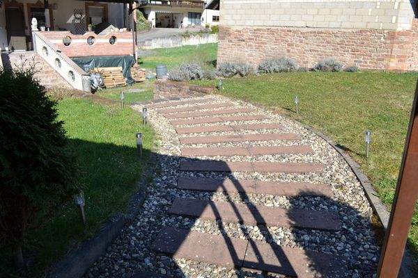 Weg zur Außenküche