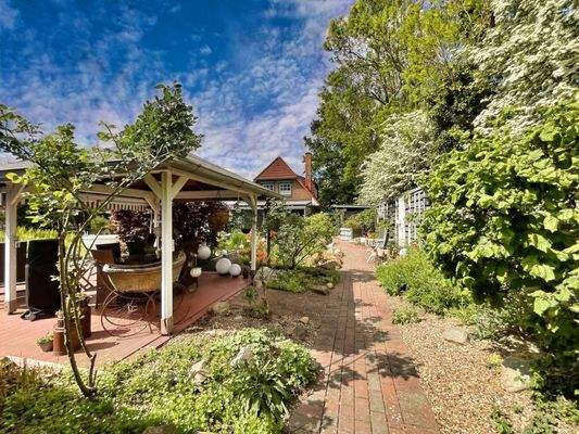 Hausansicht aus dem Garten