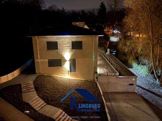 Hausansicht mit Treppenaufgang