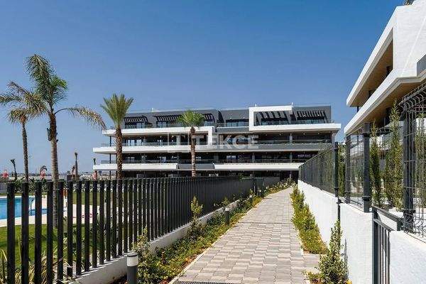Modern Stylish Apartments in Complex in Torrevieja Alicante