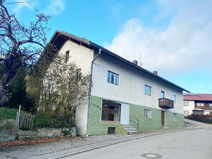 Großes Wohnhaus bei Teisnach