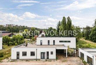 Linker Hand Gewerbe - Rechter Hand Wohnen - Mit separaten Eingängen