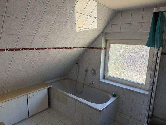 Badezimmer Wohnung DG