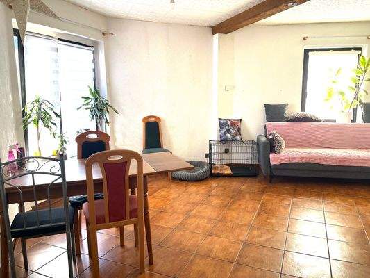 Wohnzimmer Hauptwohnung.jpeg