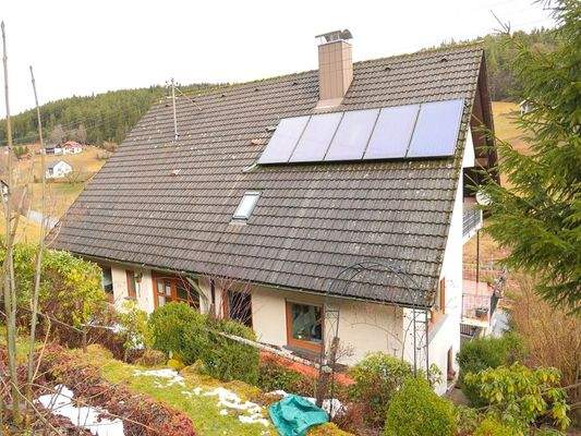 Gebäude Rückansicht mit Hauszugang