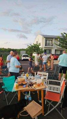 Grove Friday Sundowner