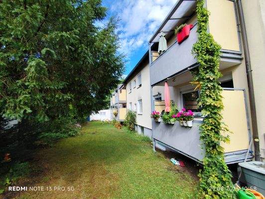 Hinterhof m. Balkone