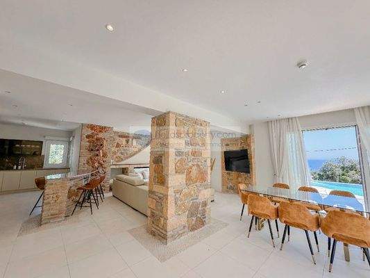 6b55887e8a324d51bbd4624b020ed5e6-original