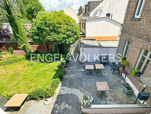 EG Terrasse mit Garten