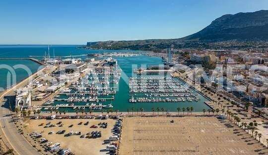 Luxe Houses with Private Pool and Garden in Denia Alicante