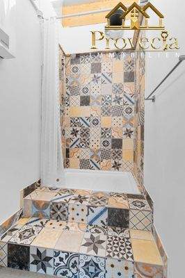 Dusche zur Werkswohnung