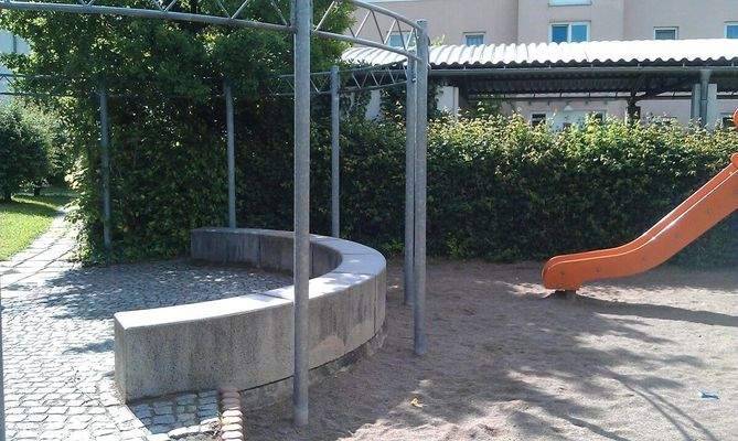 Kühnhausen Alter Stadtweg Außenanlage 009