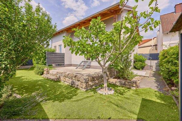 Hausansicht vom Garten