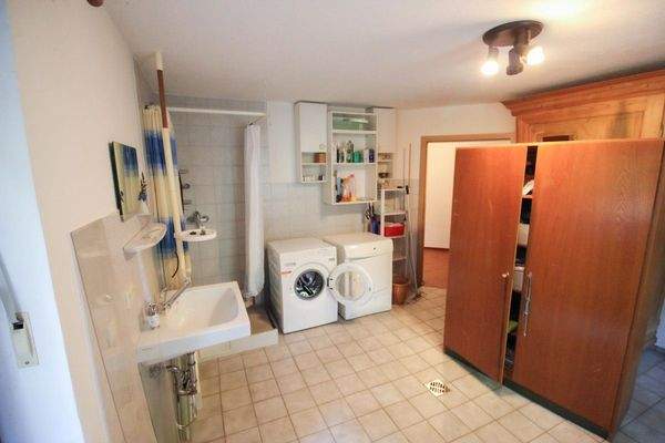 Bad / Waschküche Souterrain