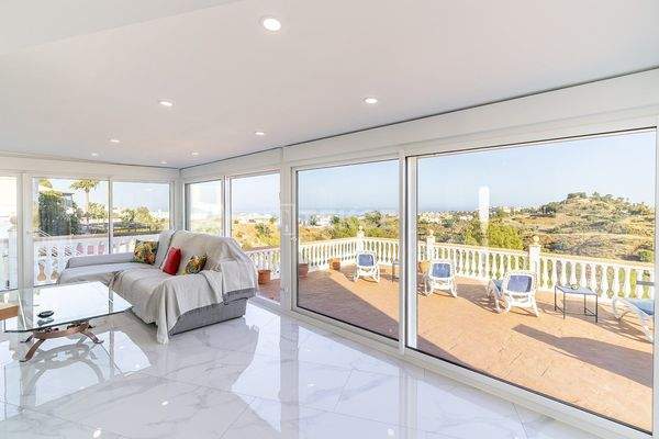 Elegant Design Villa for Sale in Benalmadena Malaga