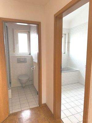 Eingang zu beiden Bädern