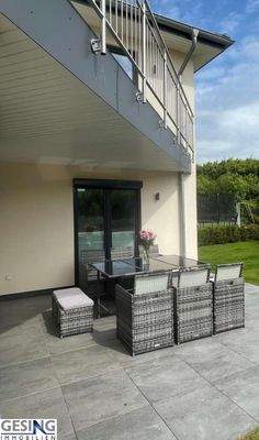 Zugang zur Terrasse vom Wohnzimmer und der Küche