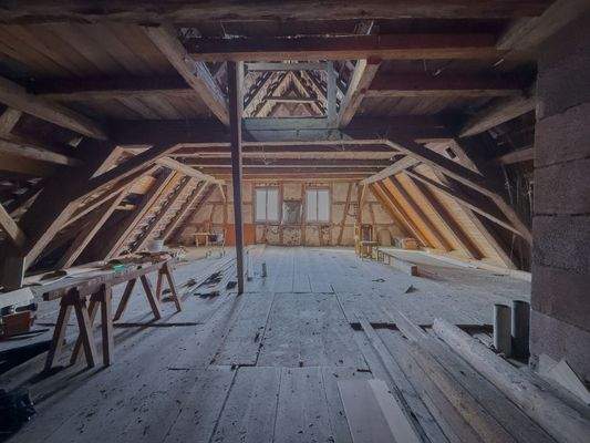 22 Speicher ca.136m²  3.OG