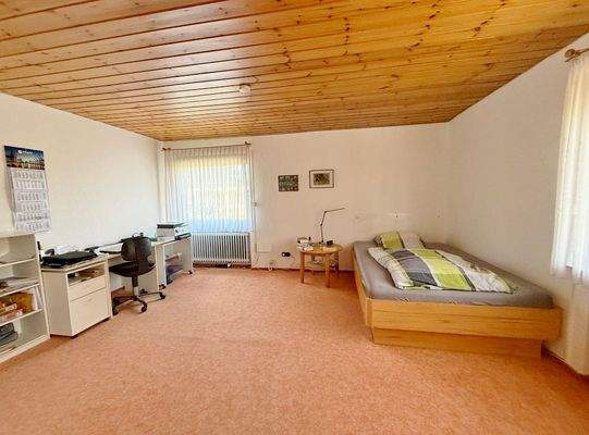 Kinder-/Arbeits-/Gästezimmer