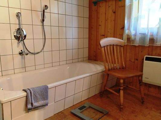 EG_Badezimmer mit Wanne ...