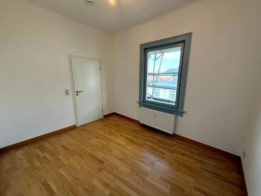 Kinderzimmer 2 - Büro - Ankleidezimmer Bild 2.jpg