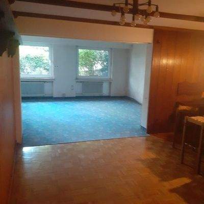 Bar mit angrenzendem Raum UG