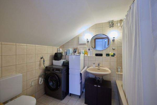 Badezimmer mit Badewanne