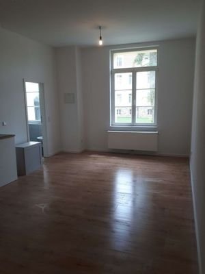 Helles Wohn- und Schlafzimmer