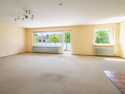 Wohnzimmer - Zugang zum Balkon