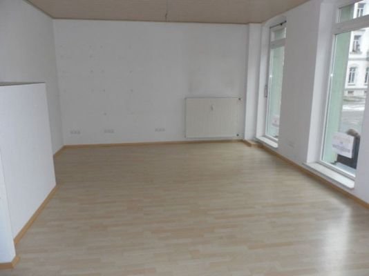 vorderes Büro Nr. 2 mit Schaufenstern