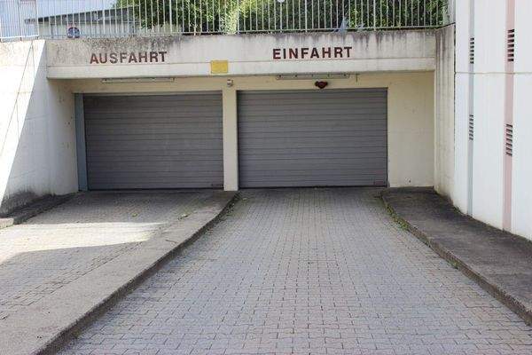 Tiefgaragenzufahrt