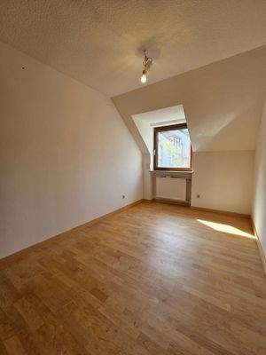 Zimmer neben Schlafzimmer