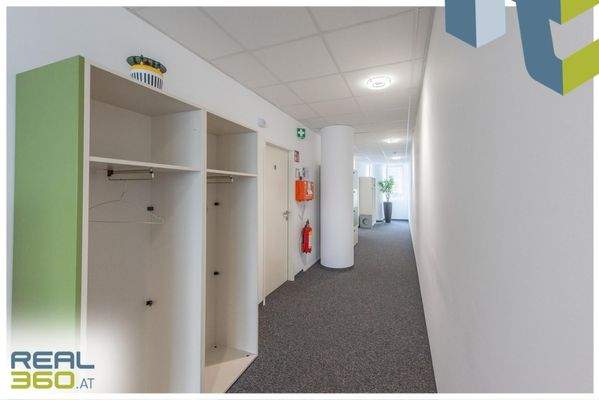 5. OG Zugang Sanitär und Küche