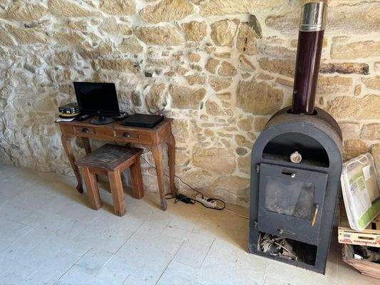 Ostkreta, Pappagiannades: Traditionelles Steinhaus mit großem Garten voller Olivenbäume zu verkaufen