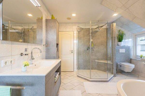 Modernisiertes Vollbad