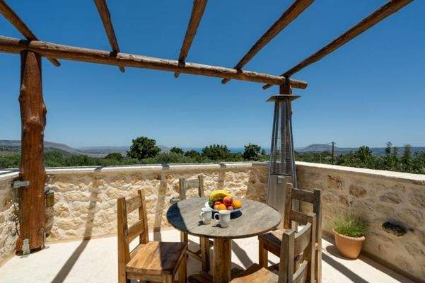 Kreta, Melidoni: Charmante möblierte Villa mit atemberaubender Aussicht zu verkaufen