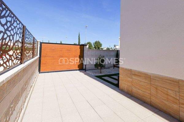 Detached 3-Bedroom Houses with Private Pools in Rojales