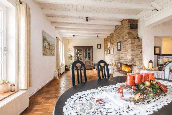 Blick durchs Wohn- und Esszimmer (graphisch optimiert)