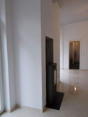 Wohnzimmer mit Blick zum Bad