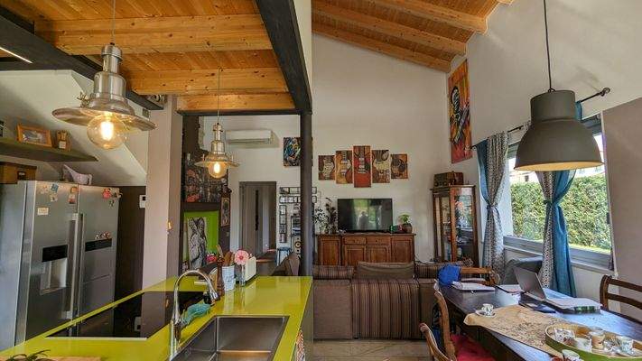 Küche und Wohnbereich