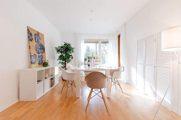 lichtdurchflutetes Esszimmer