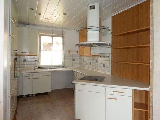 Küche mit Blick zum Hof